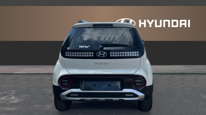 Hyundai INSTER 85kW 02 49kWh 5dr Auto Electric Hatchback - Image 6